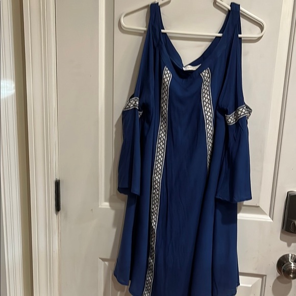entro Dresses & Skirts - Entro Shoulder Dress with Patterned Trim